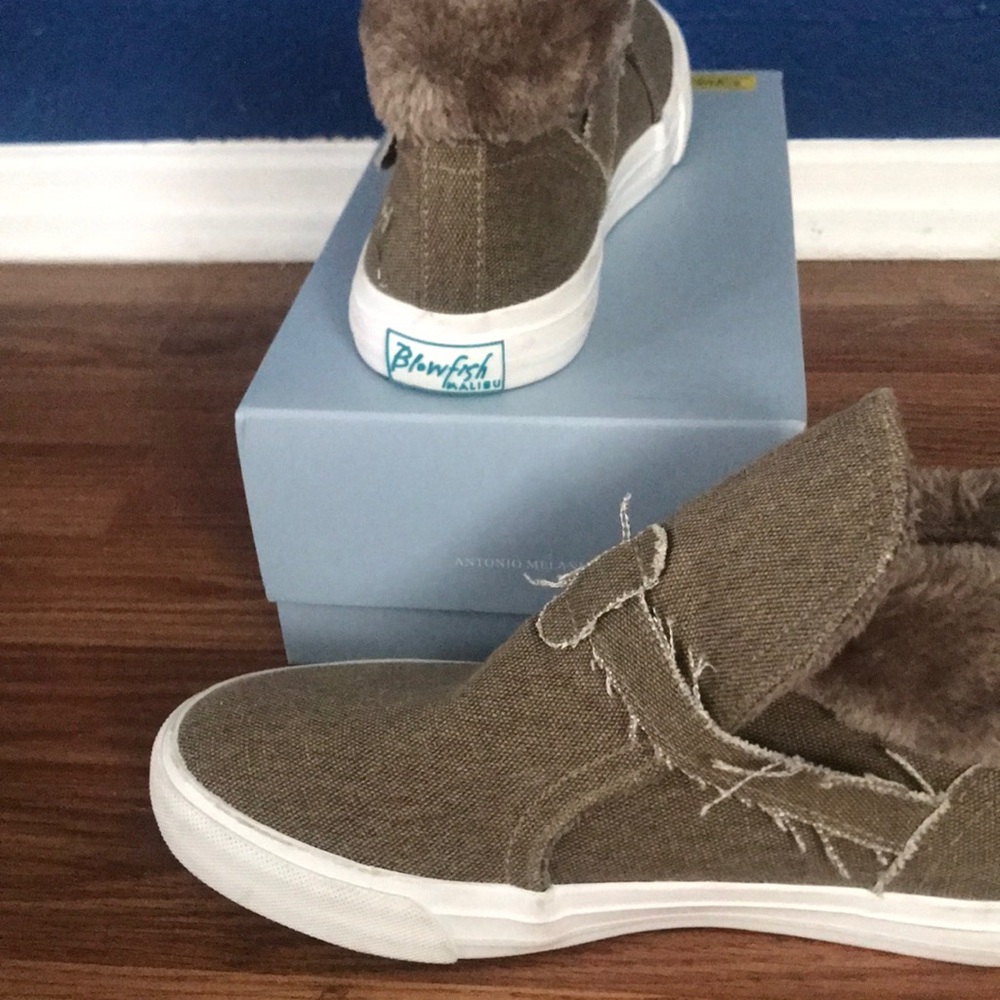 Blowfish Malibu grey tan colored comfy